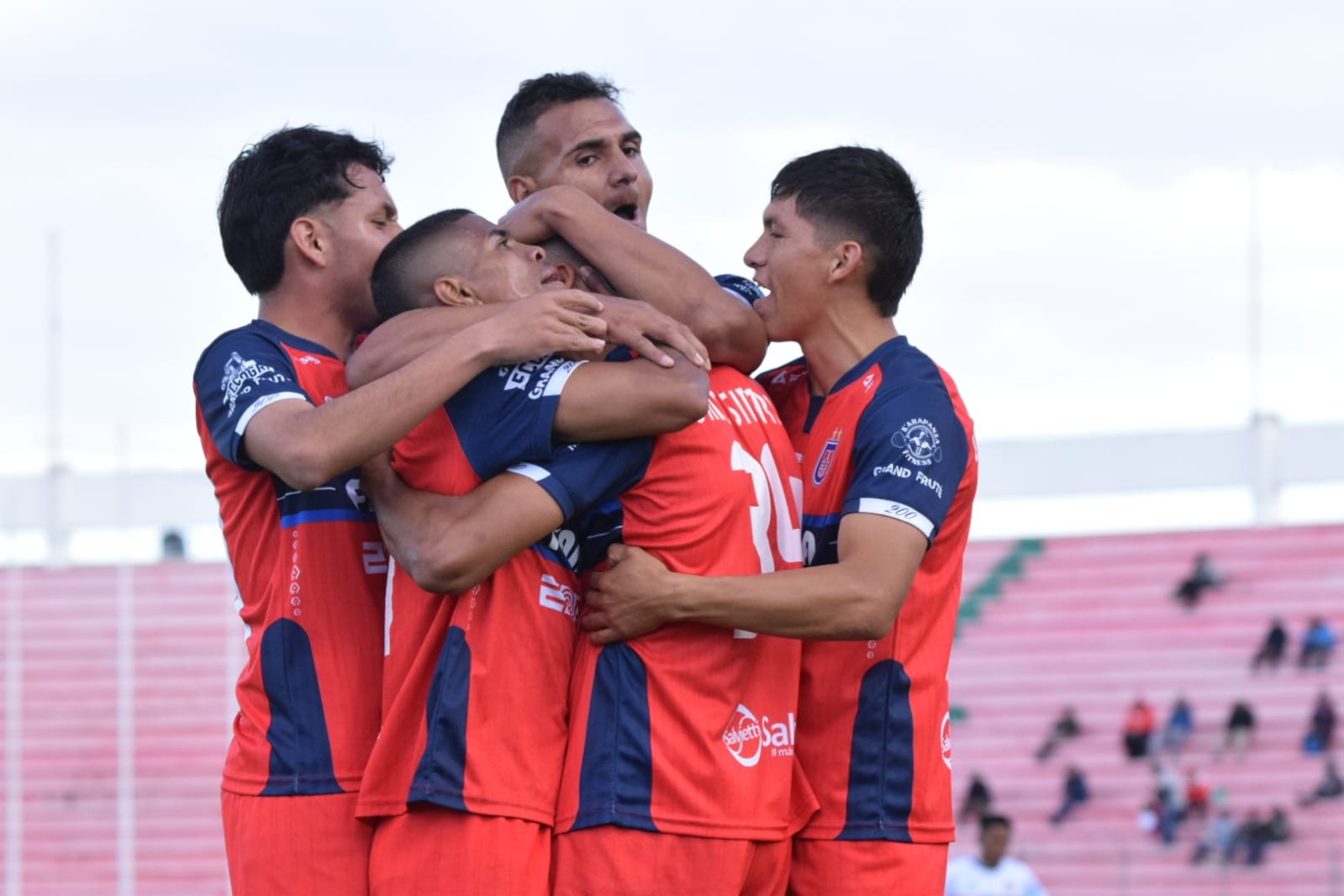 La ‘U’ Golpea de Entrada y se Adueña del Partido